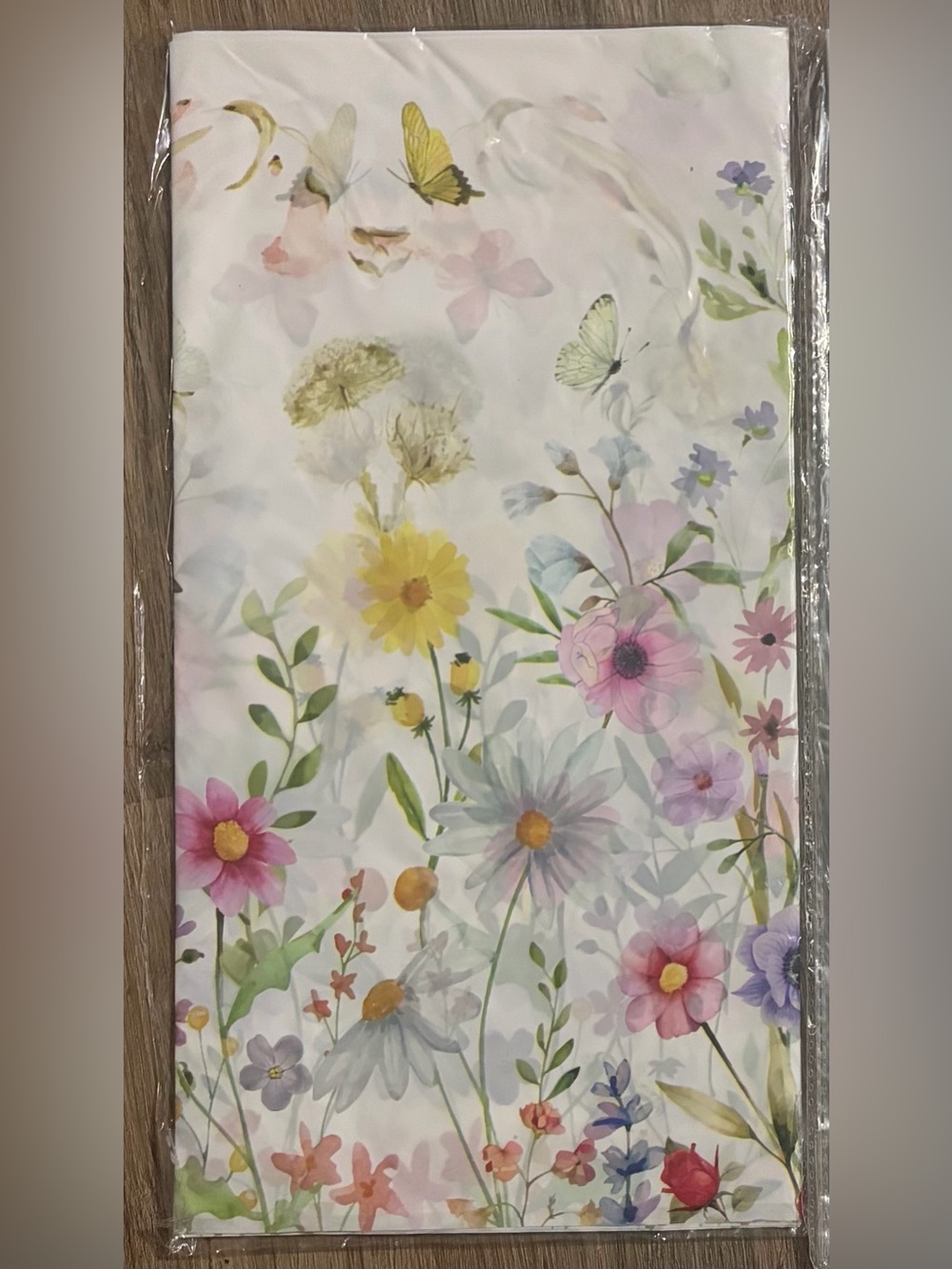 Floral Garden Party Set - Mixed Pastel Floral & Butterfly Design. - Picture 2 of 8